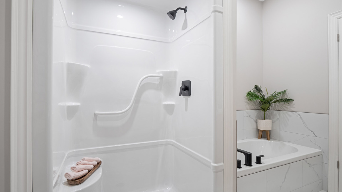 5-piece with separate shower and tub thumbnail