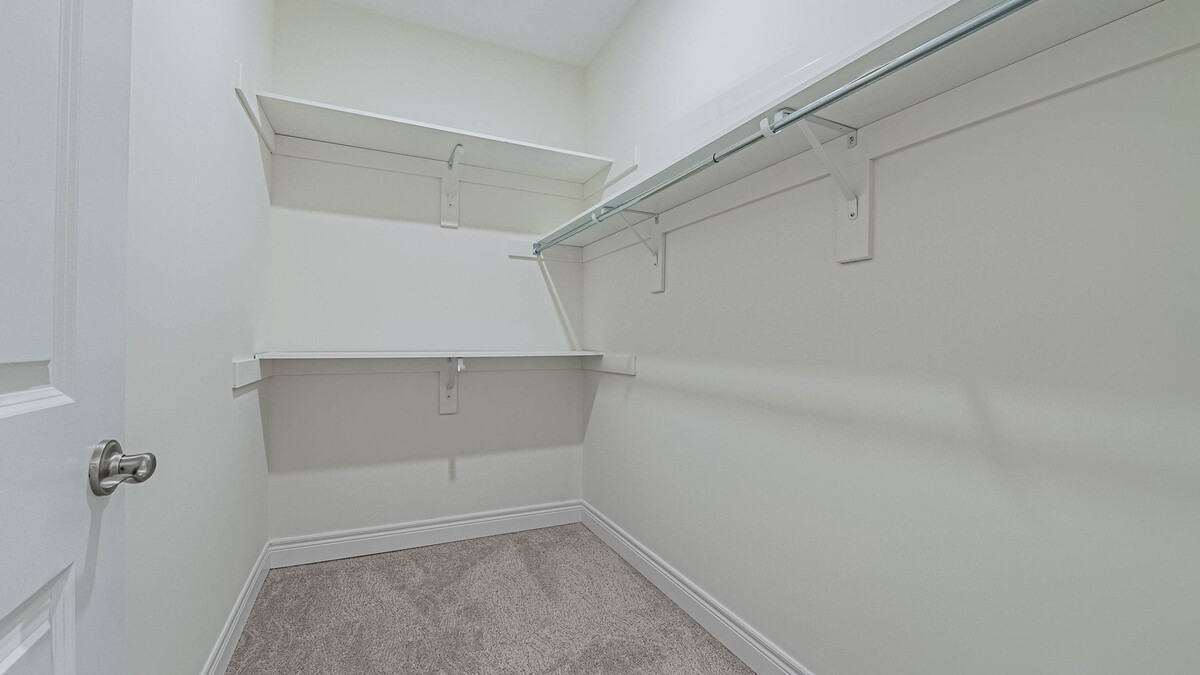 walk-in closet thumbnail