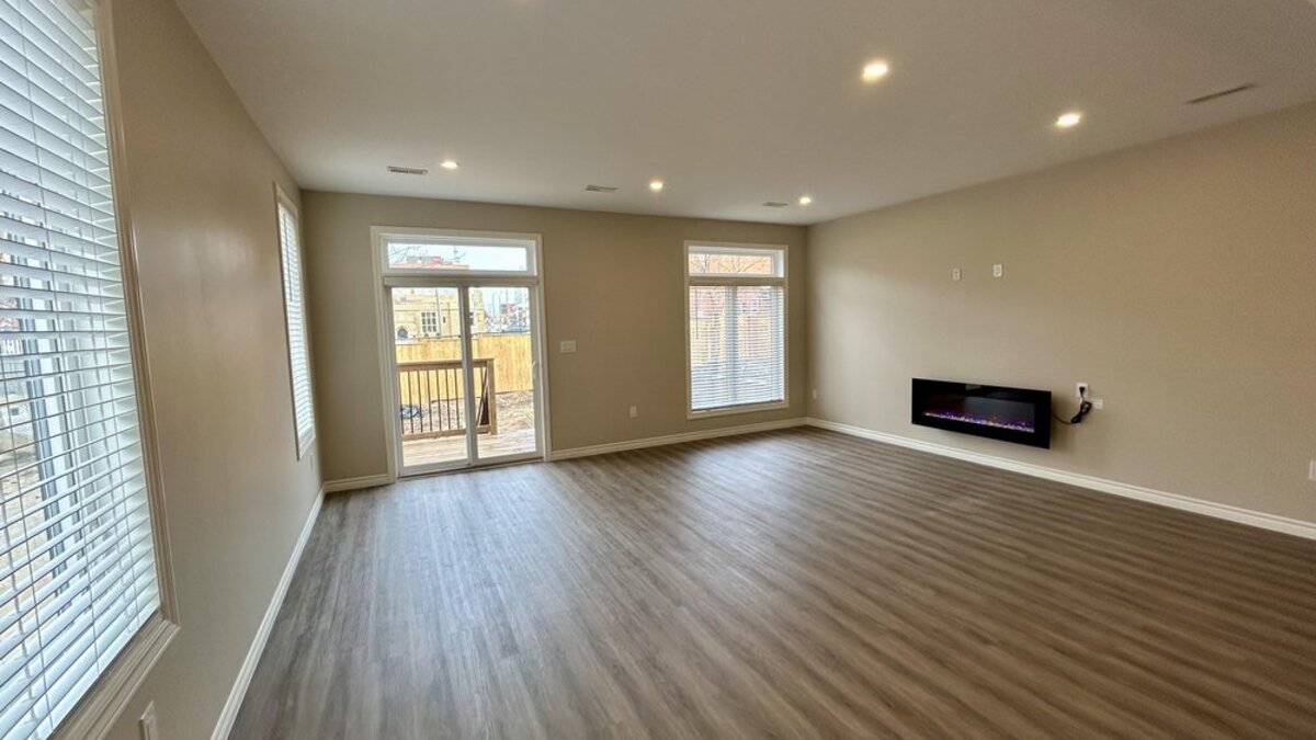 Large, bright main living area thumbnail