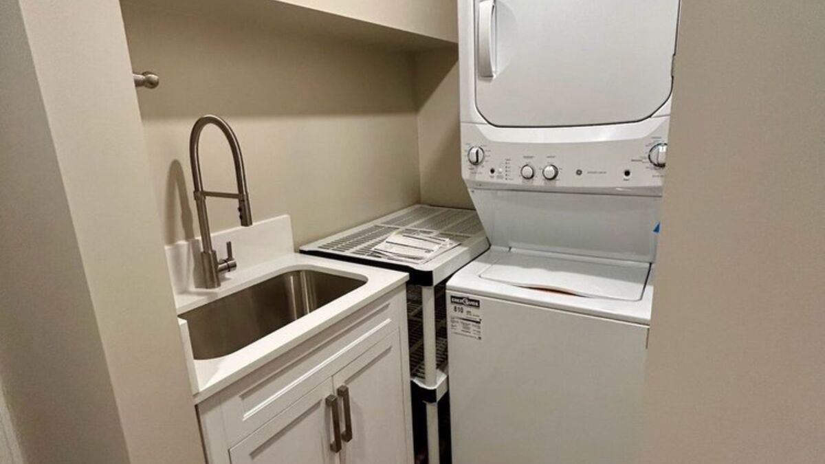 separate laundry room thumbnail