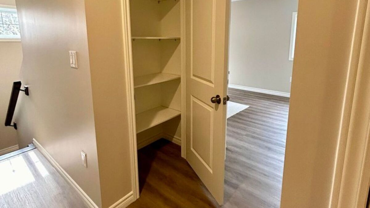 Linen closet and doorway to primary bedroom thumbnail